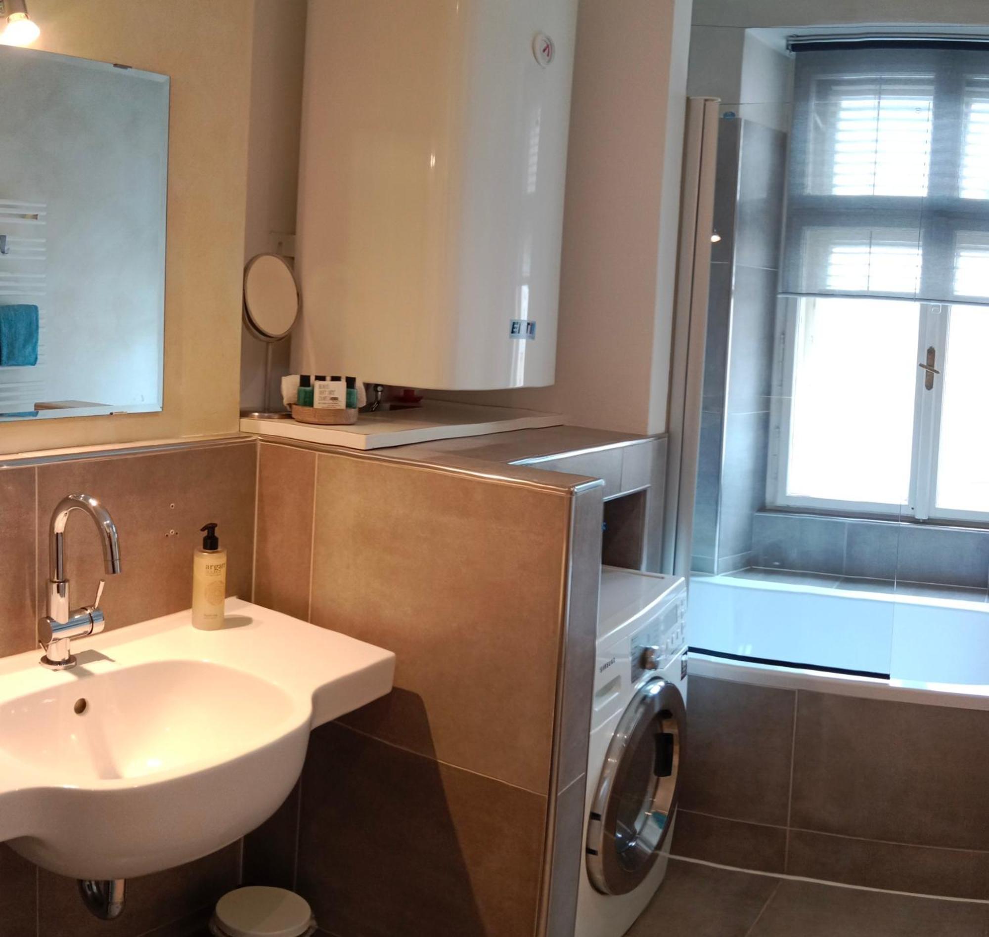 Arte Vida Boutique Guesthouse Salzburg Phòng bức ảnh